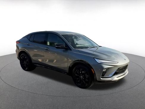 Used 2025 Buick Envista Sport Touring image 2