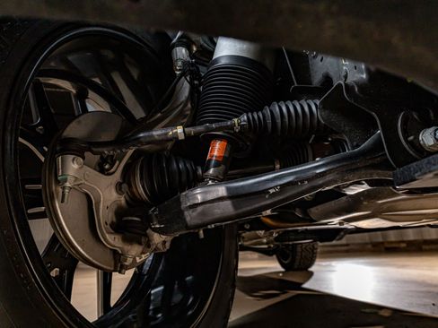 Used 2025 GMC Yukon XL Denali w/ Denali Reserve Package image 12