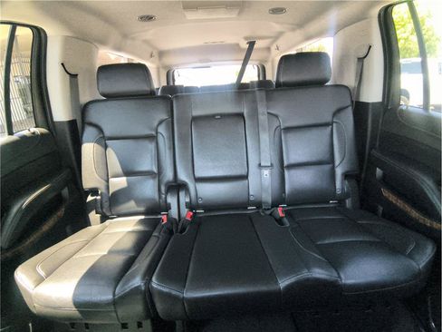 Used 2019 Chevrolet Suburban Premier AWD/4WD image 8