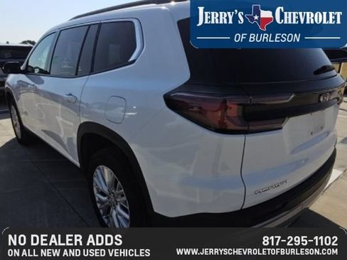 Used 2026 GMC Acadia Elevation w/ Elevation Premium Package FWD image 5