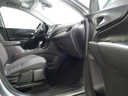 Used 2023 Chevrolet Equinox LT image 10
