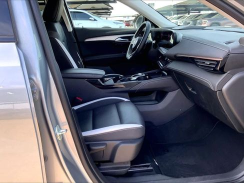 Certified 2025 Buick Envision Sport Touring image 8