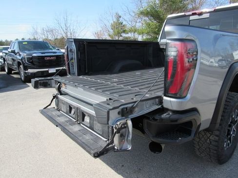Used 2024 GMC Sierra 2500 AT4X AWD/4WD image 37