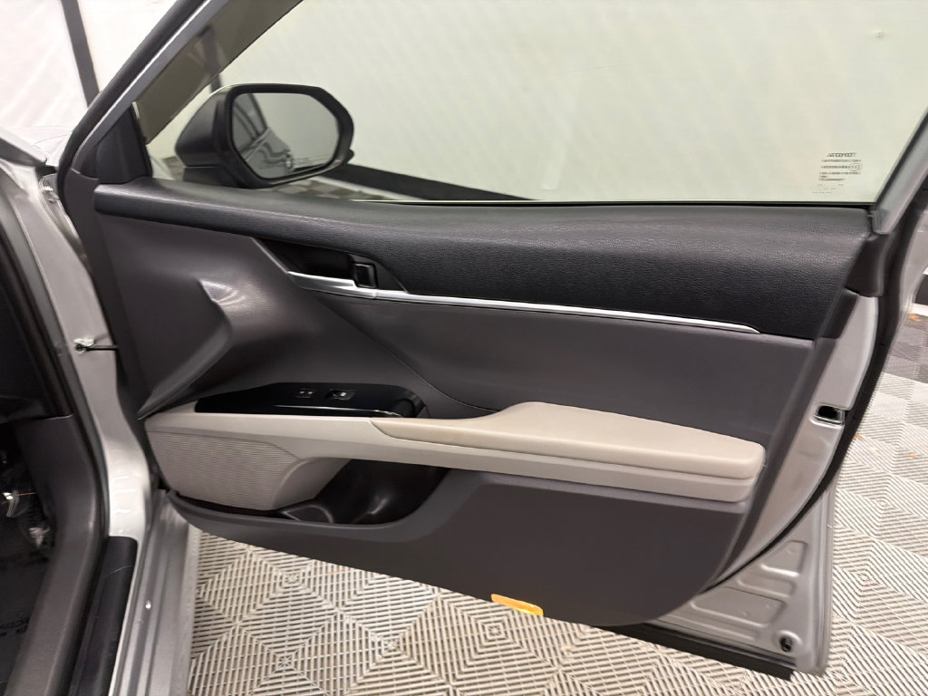 Used 2019 Toyota Camry LE FWD image 15