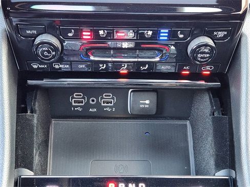 Used 2021 Jeep Grand Cherokee L Summit w/ Luxury Tech Group V image 15