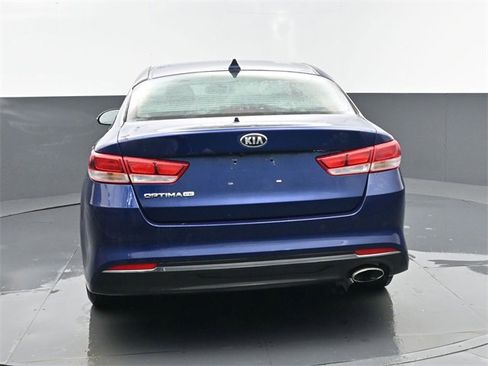 Used 2018 Kia Optima LX image 27