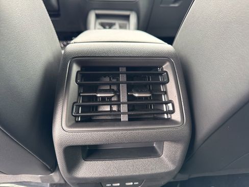 New 2026 Volkswagen Tiguan SE R-Line FWD image 13