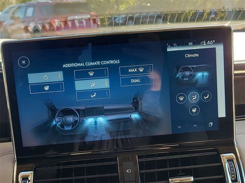 Used 2023 Lincoln Navigator Reserve image 24