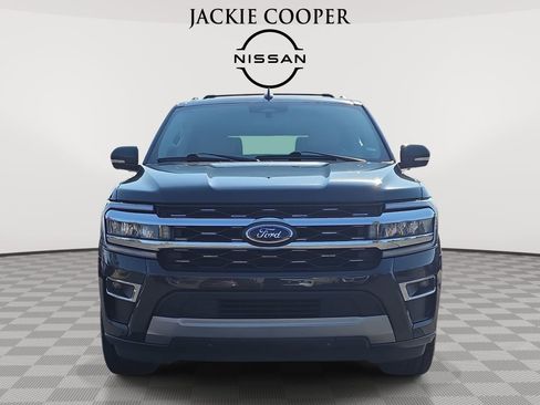 Used 2024 Ford Expedition Limited AWD/4WD image 2