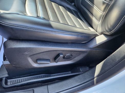 Used 2024 Ford Edge SEL image 26