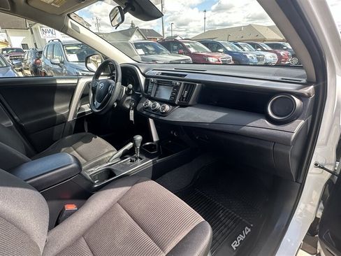 Used 2017 Toyota RAV4 LE w/ All Weather Liner Package AWD/4WD image 8