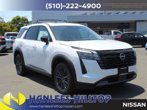 New 2026 Nissan Pathfinder SL w/ SL Premium Package AWD/4WD image 5