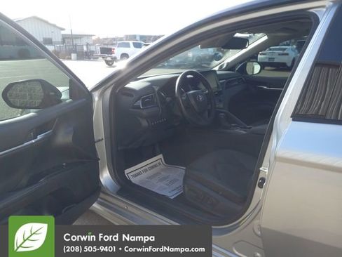 Used 2023 Toyota Camry XSE image 9