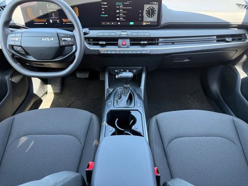 New 2026 Kia K4 LXS FWD image 10