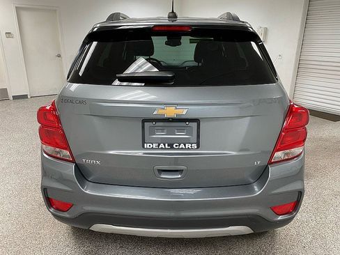 Used 2020 Chevrolet Trax LT w/ LT Convenience Package image 6