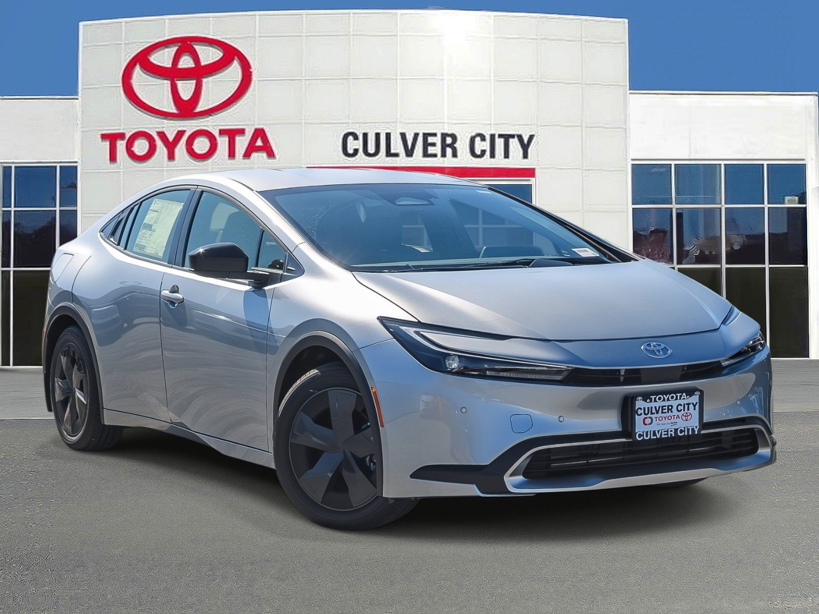 New 2027 Toyota Prius Plug-In Hybrid FWD image 1