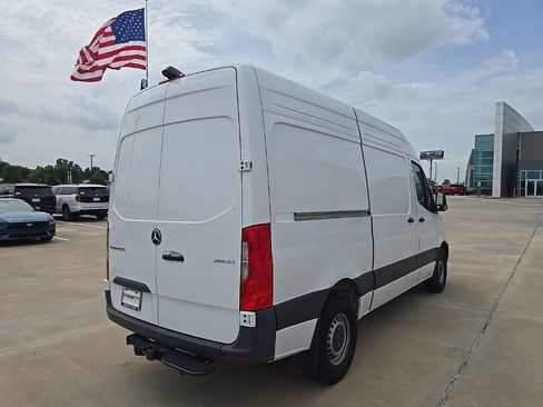 Used 2024 Mercedes-Benz Sprinter 2500 image 15