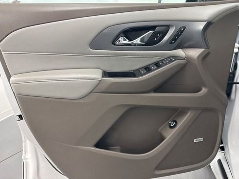 Used 2021 Chevrolet Traverse Premier image 23