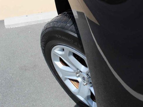 Used 2013 Ford Edge SEL AWD/4WD image 30