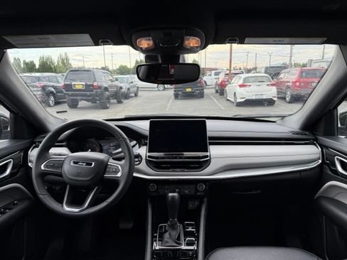 Used 2024 Jeep Compass Limited AWD/4WD image 17