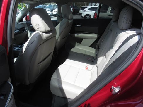 Used 2020 Cadillac XT4 Premium Luxury w/ Driver Awareness Package image 15