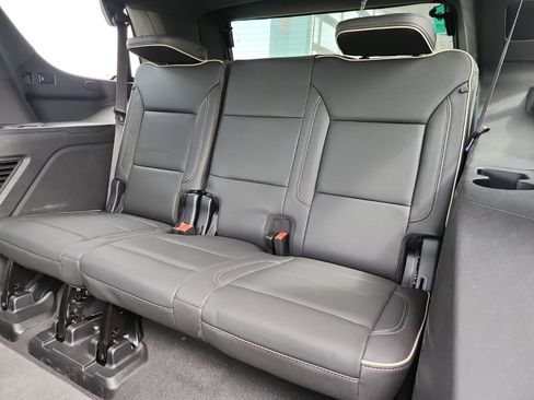 Used 2023 GMC Yukon SLT w/ SLT Premium Package AWD/4WD image 12