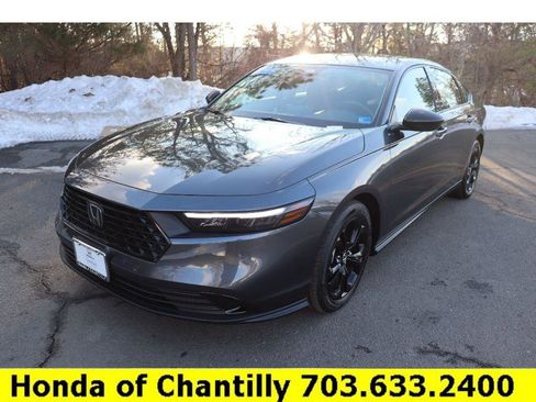 Certified 2025 Honda Accord SE image 3