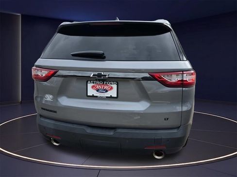 Used 2021 Chevrolet Traverse LT w/ LT Premium Package FWD image 5