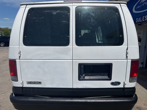 Used 2005 Ford E-250 and Econoline 250 RWD image 10