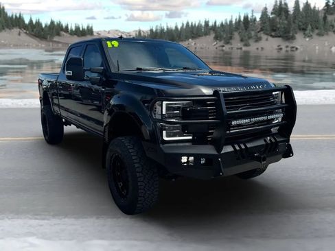 Used 2019 Ford F250 Platinum w/ Platinum Ultimate Package AWD/4WD image 1