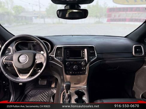 Used 2017 Jeep Grand Cherokee Limited RWD image 15