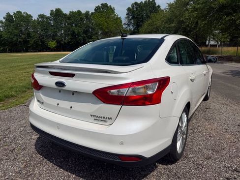 Used 2014 Ford Focus Titanium FWD image 4