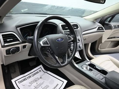 Certified 2017 Ford Fusion SE FWD image 15