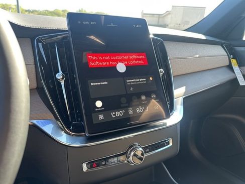 New 2026 Volvo XC90 B6 Plus w/ Protection Package Premier image 15