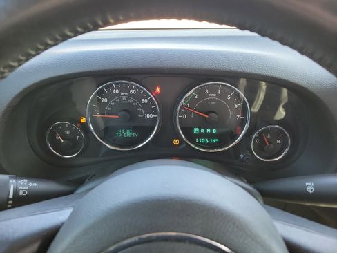 Used 2018 Jeep Wrangler Unlimited Sport w/ Connectivity Group AWD/4WD image 21