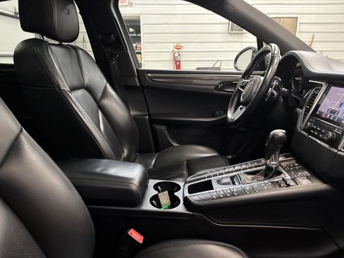 Used 2018 Porsche Macan GTS image 28