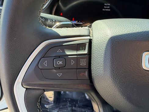 Used 2023 Jeep Grand Cherokee L Laredo image 25