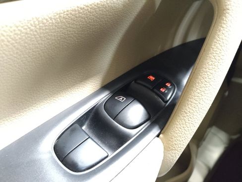 Used 2015 Nissan Rogue SL w/ SL Premium Package image 27