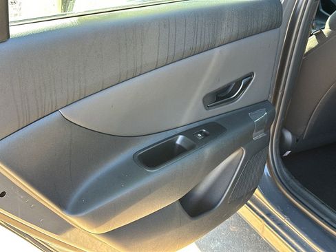 New 2025 Hyundai Elantra SEL image 21