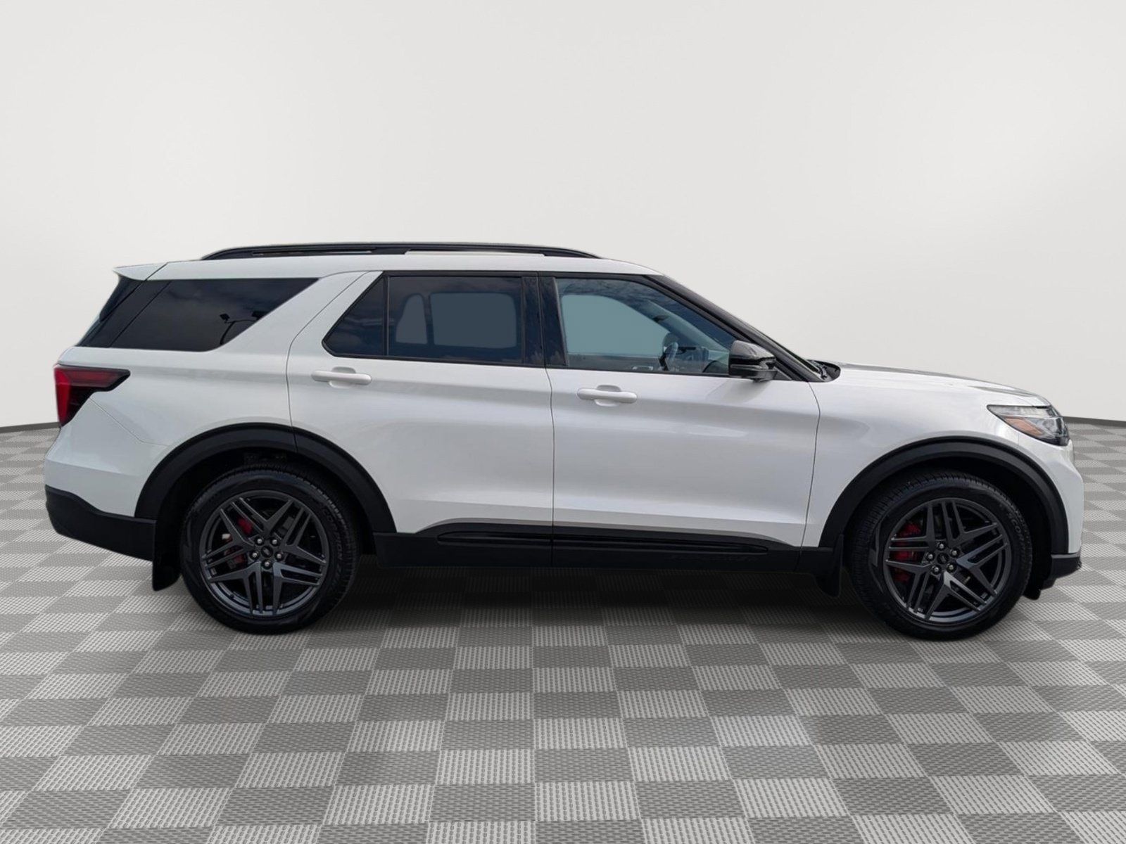 Used 2025 Ford Explorer ST w/ Sun And Sound Package AWD/4WD image 6