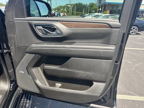 Used 2023 Chevrolet Tahoe High Country AWD/4WD image 15