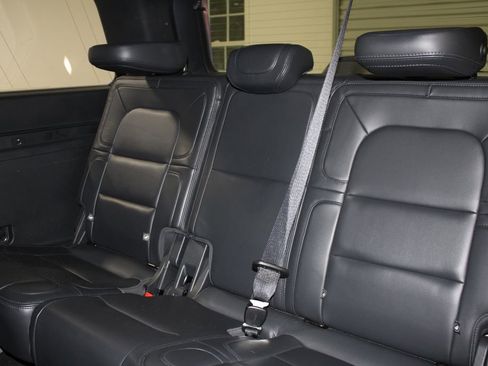 Used 2023 Lincoln Navigator Reserve image 28