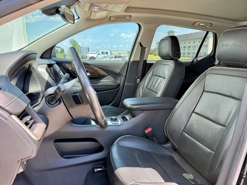 Used 2020 GMC Terrain Denali w/ Denali Premium Package AWD/4WD image 11