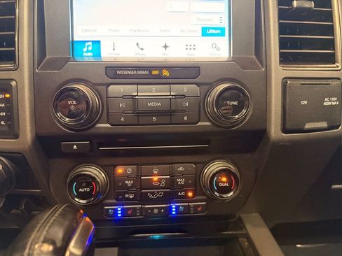 Used 2018 Ford F150 Raptor w/ Equipment Group 802A Luxury AWD/4WD image 23