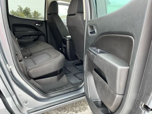 Used 2022 Chevrolet Colorado LT w/ LT Convenience Package image 28