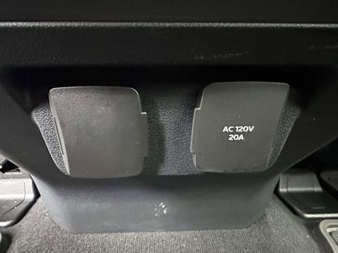 Used 2023 Ford F250 Lariat w/ Lariat Ultimate Package image 11