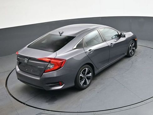 Used 2017 Honda Civic Touring image 19