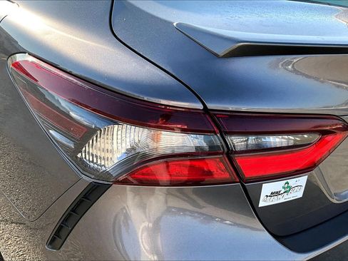 Used 2024 Toyota Camry SE image 28