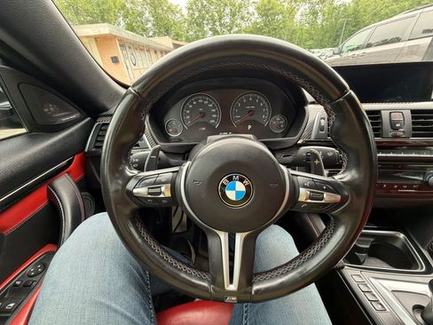 Used 2016 BMW M4 Convertible RWD image 18
