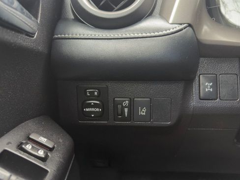 Used 2018 Toyota RAV4 XLE w/ Plus Extra Value Package AWD/4WD image 9